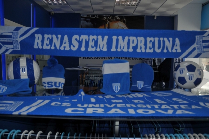 Produse noi în magazinul Universităţii