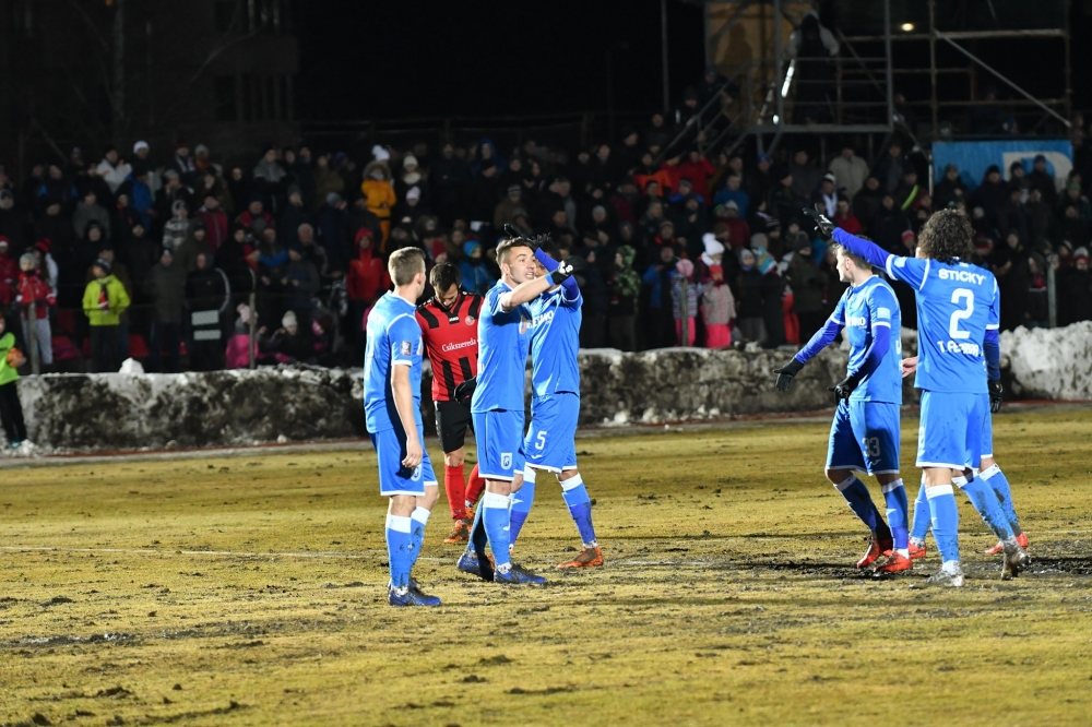 3 goluri pentru a 3-a calificare la rând în semifinale