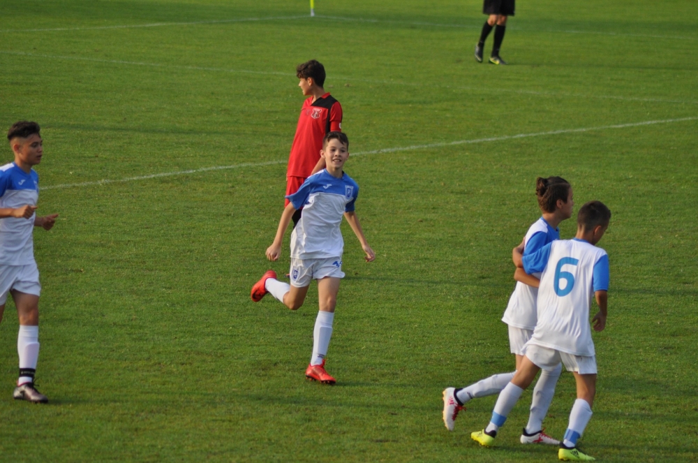 Victorie și calificare în finală pentru Știința Under-13