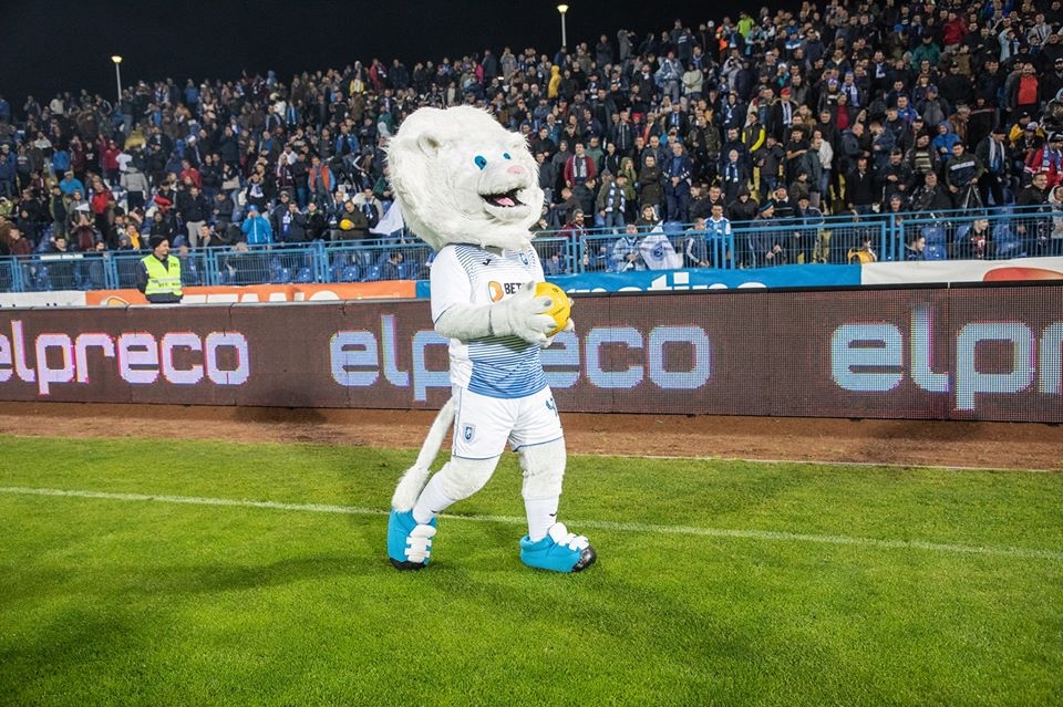 Acțiunea „Mingi pentru suporteri” la meciul cu Dinamo