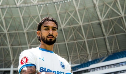 Bienvenue, Simon Elisor! Pe ce perioadă a semnat atacantul francez
