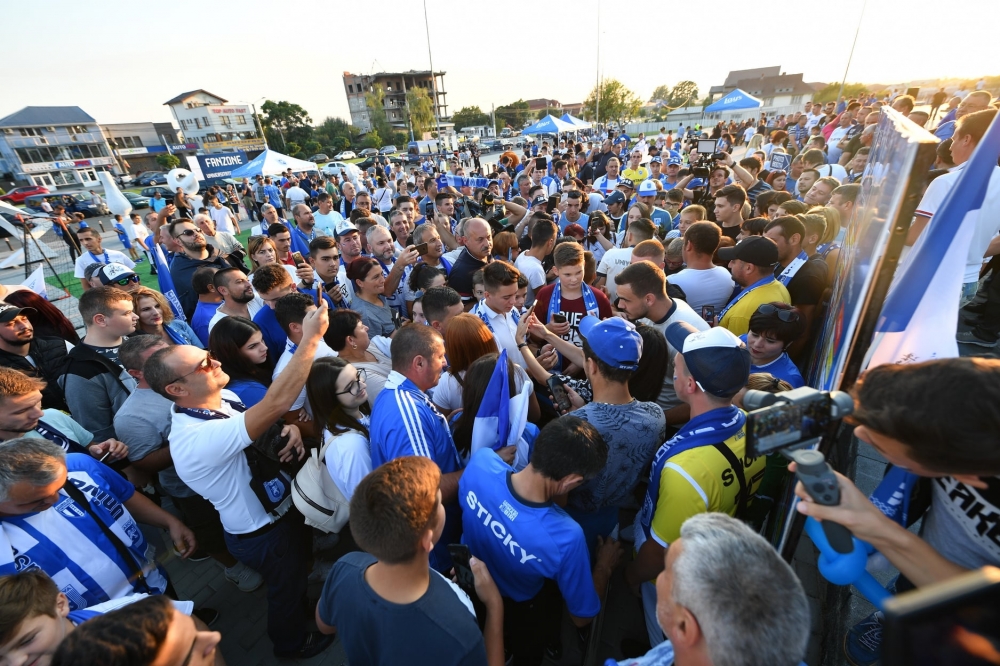 Fan-Zone pe esplanada stadionului înaintea derby-ului cu Rapid