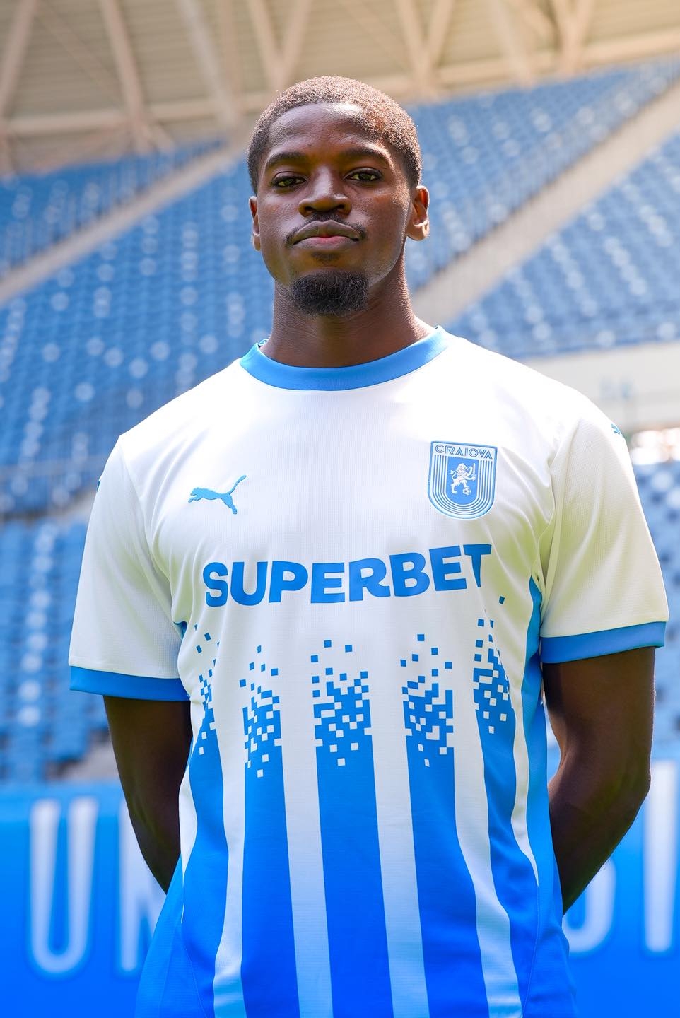 OFICIAL: Steven Nsimba e jucătorul Universității Craiova